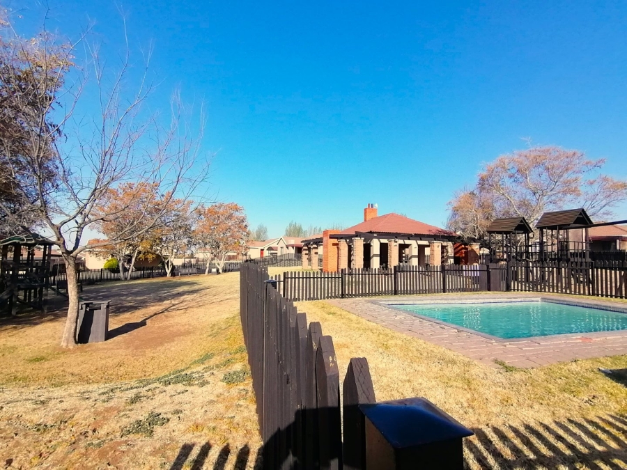 2 Bedroom Property for Sale in Hillside Free State